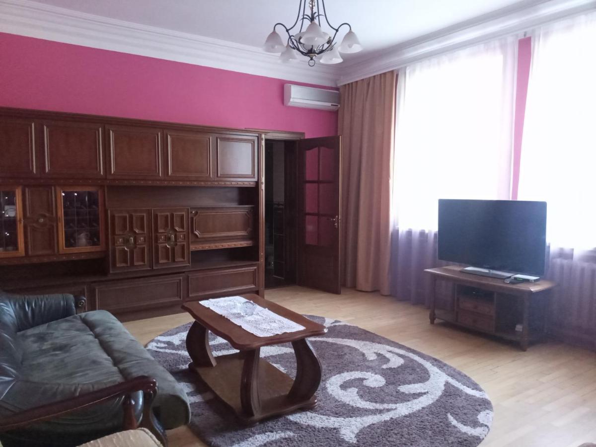 Knaus Apartments Chernivtsi Exterior foto