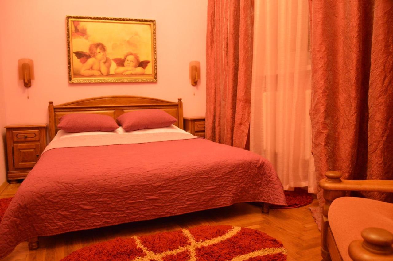 Knaus Apartments Chernivtsi Exterior foto